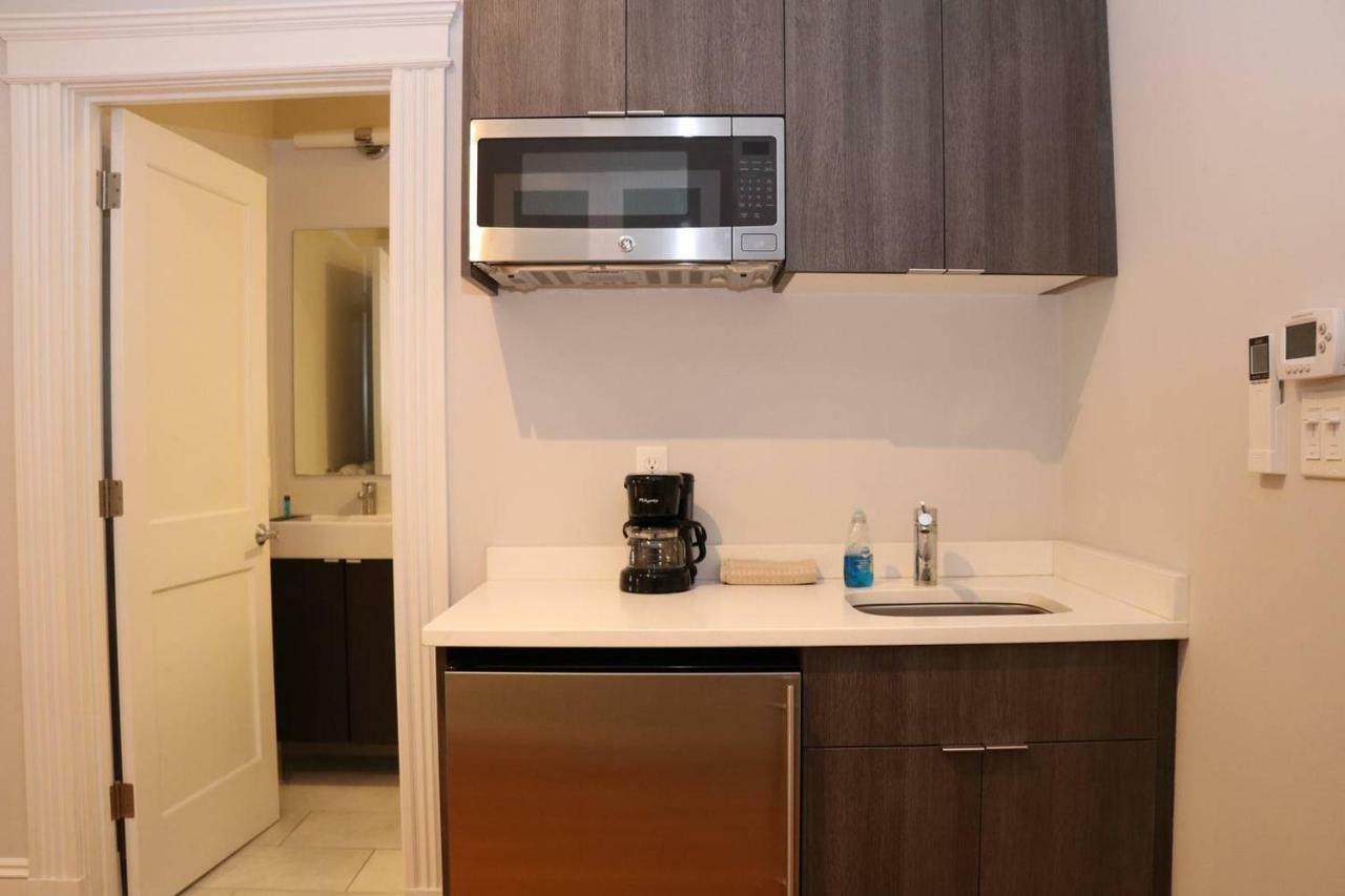 A Stylish Stay W/ A Queen Bed, Heated Floors.. #15 Brookline Zewnętrze zdjęcie