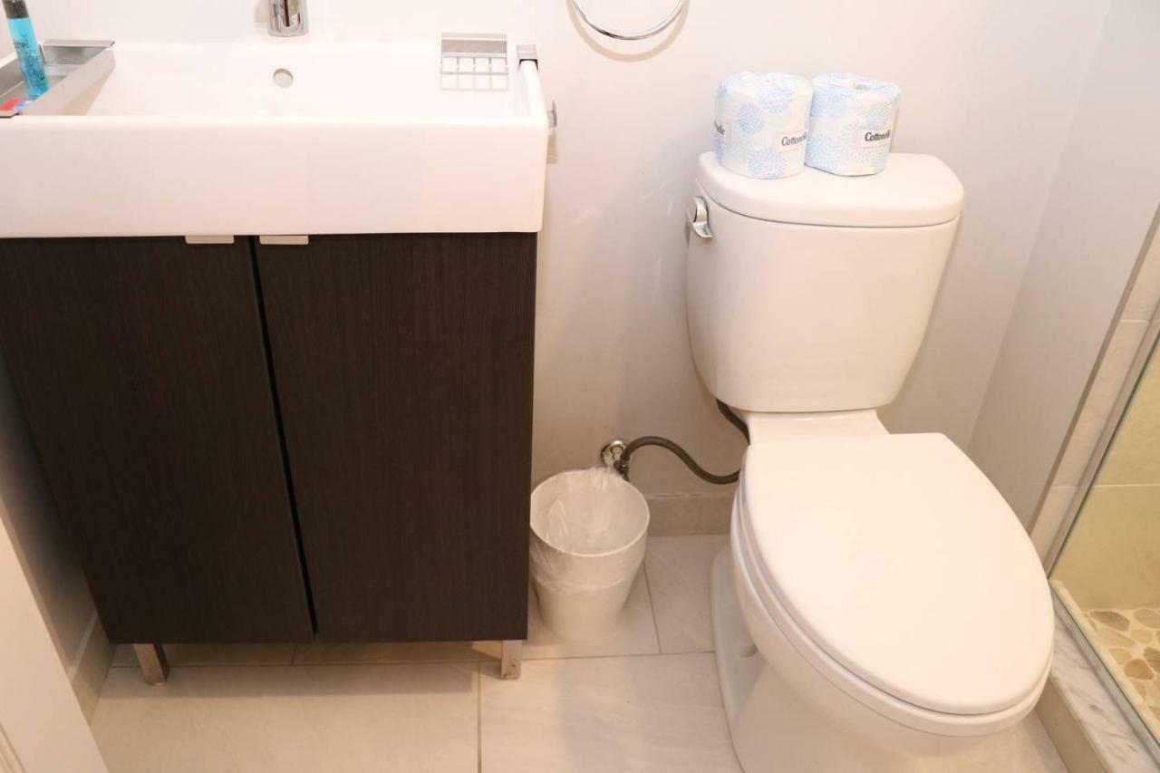 A Stylish Stay W/ A Queen Bed, Heated Floors.. #15 Brookline Zewnętrze zdjęcie